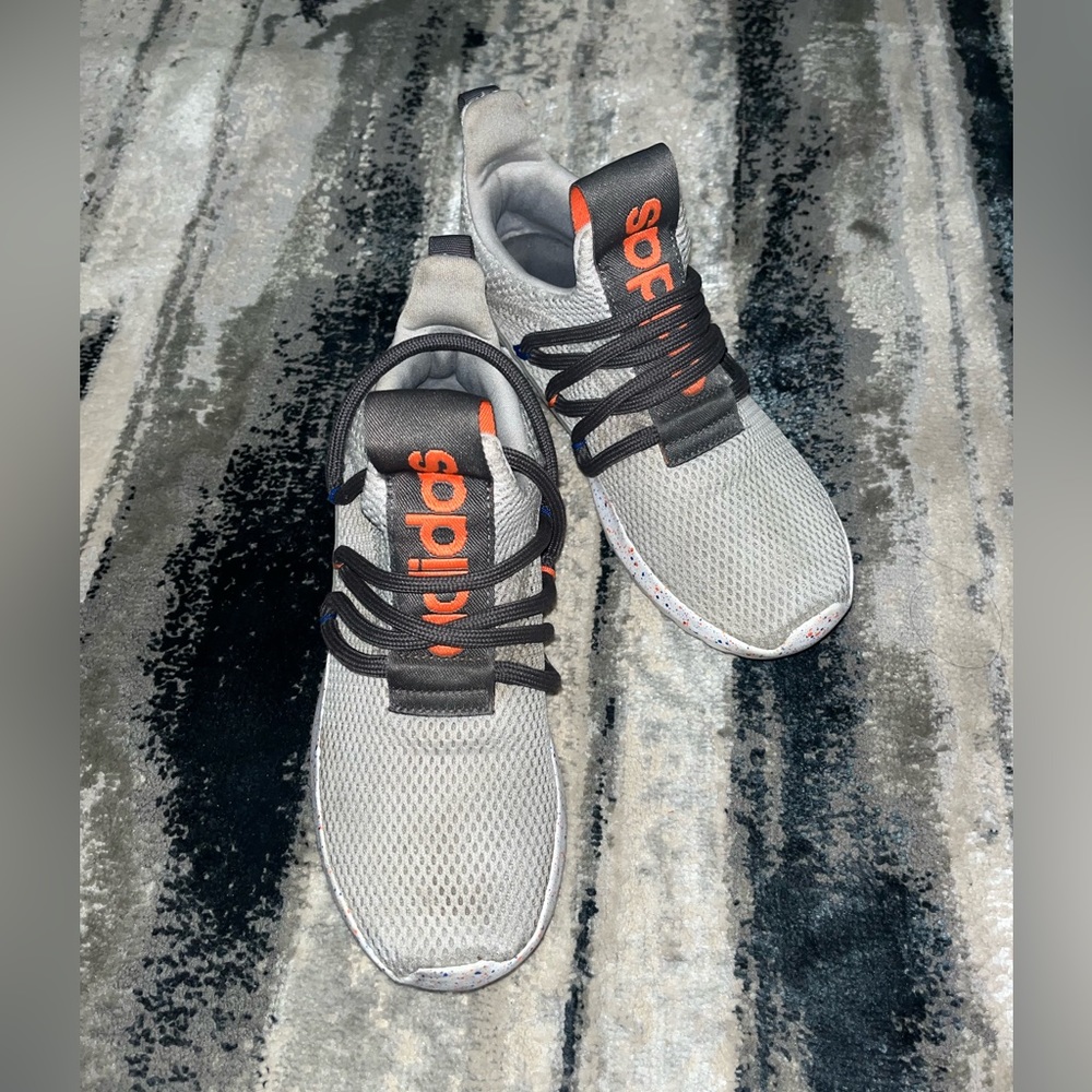 USED ONLY ONCE ADIDAS LITE RACER ADAPT 3. RUNNING COURSE SIZE 2